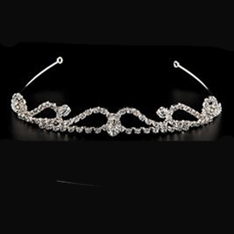 La più grande selezione di diademi da sposa in Italia La più grande selezione di diademi da sposa in Italia